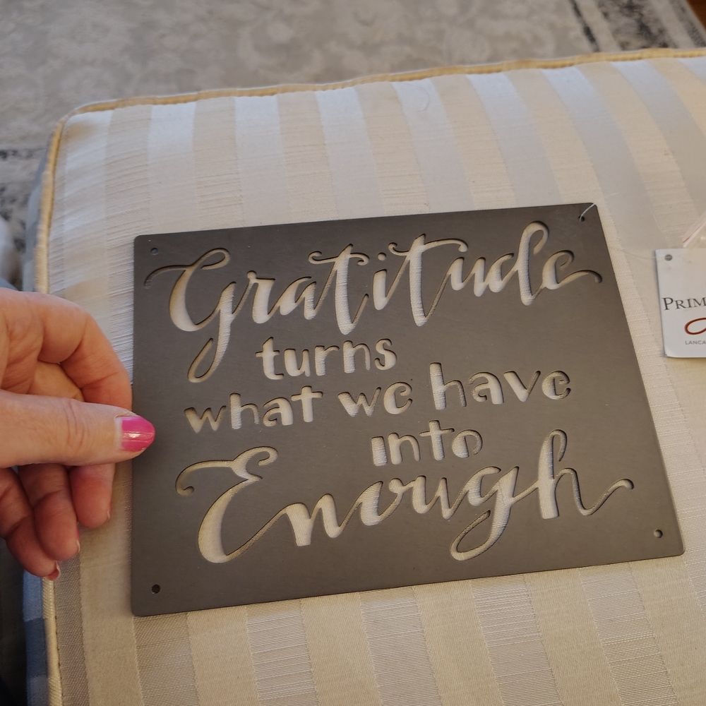 Matte  'Gratitude' Cutout Wall Plaque